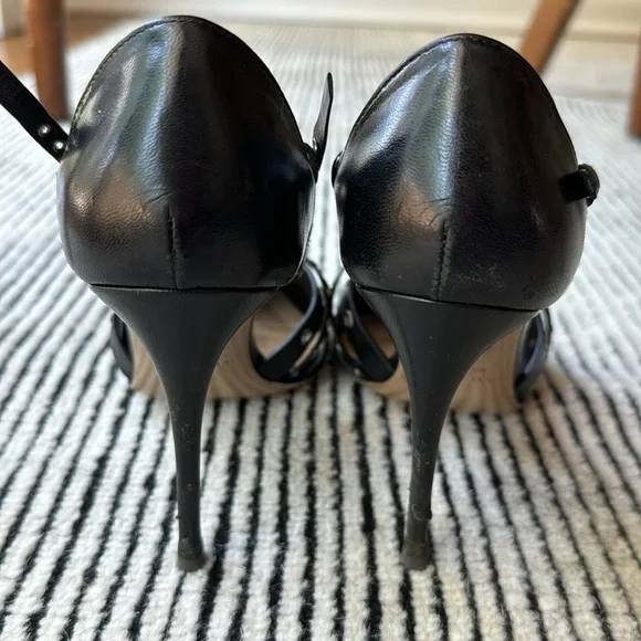 Valentino Garavani black genuine leather heels size 36.5 - Picture 2 of 4